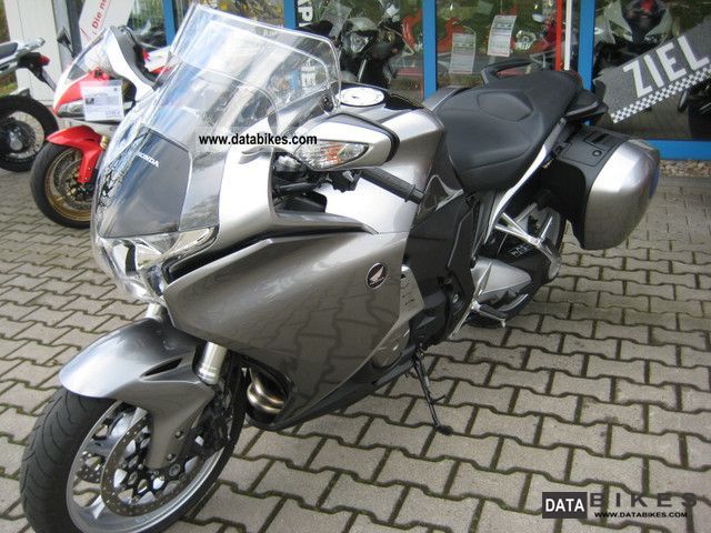 2011 Honda VFR1200F DCT #7