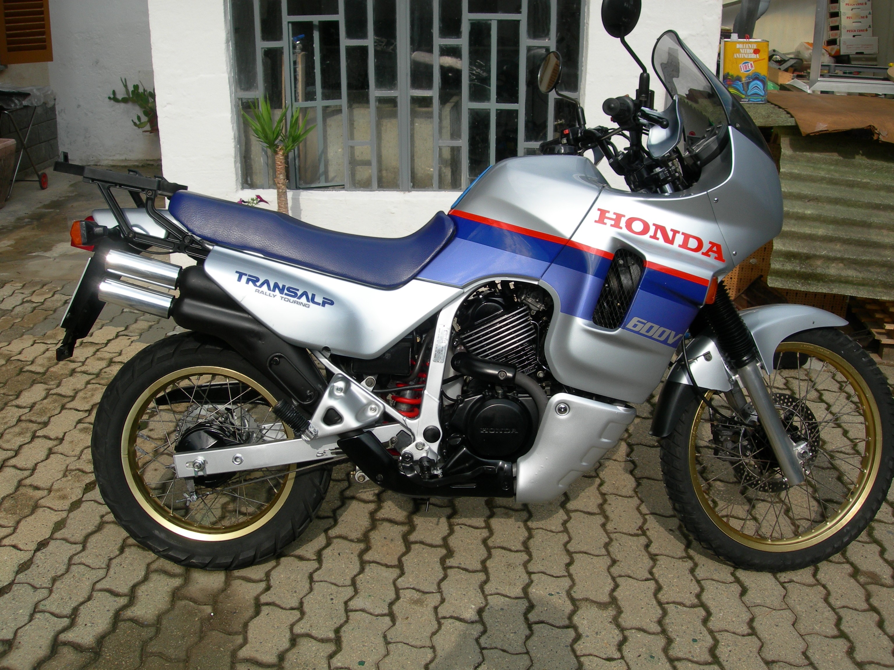 1987 Honda XL600V Transalp (reduced effect) #8