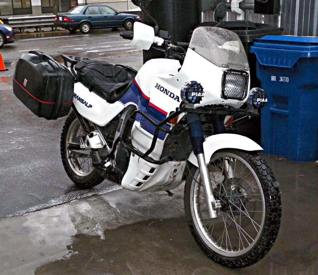 1988 Honda XL600V Transalp (reduced effect) #9