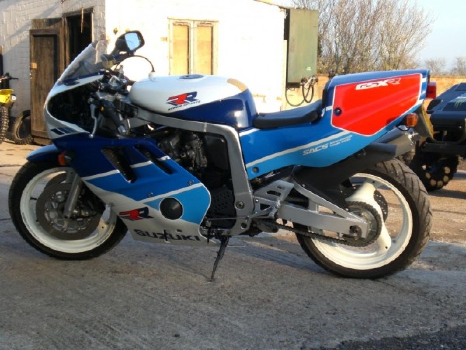 1989 Kawasaki GPX600R (reduced effect) #7