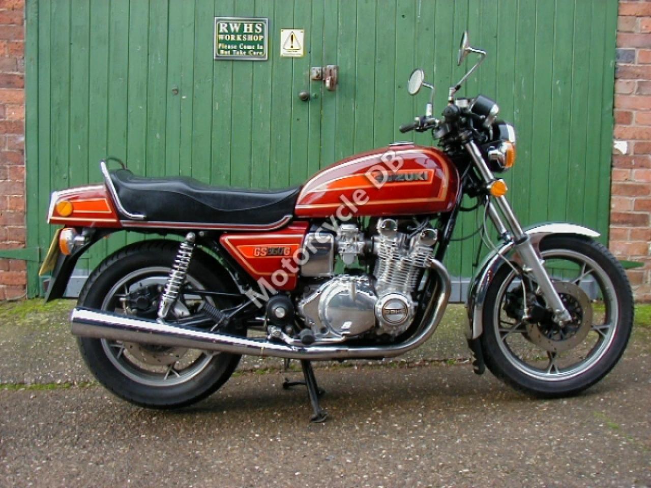 1985 Kawasaki GPZ400 (reduced effect) #10