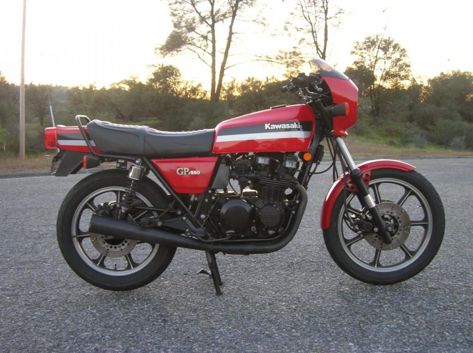 1984 Kawasaki GPZ550 (reduced effect) #9