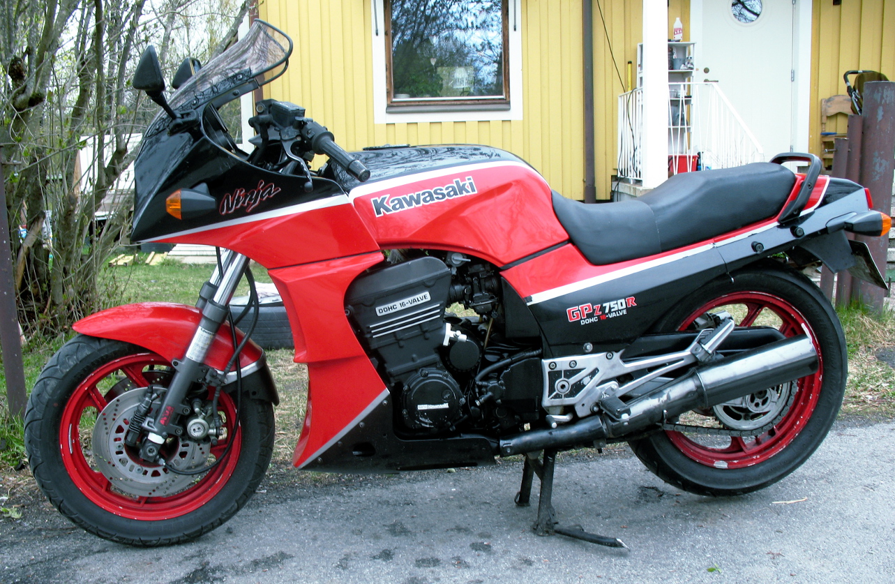 1985 Kawasaki GPZ750R #8