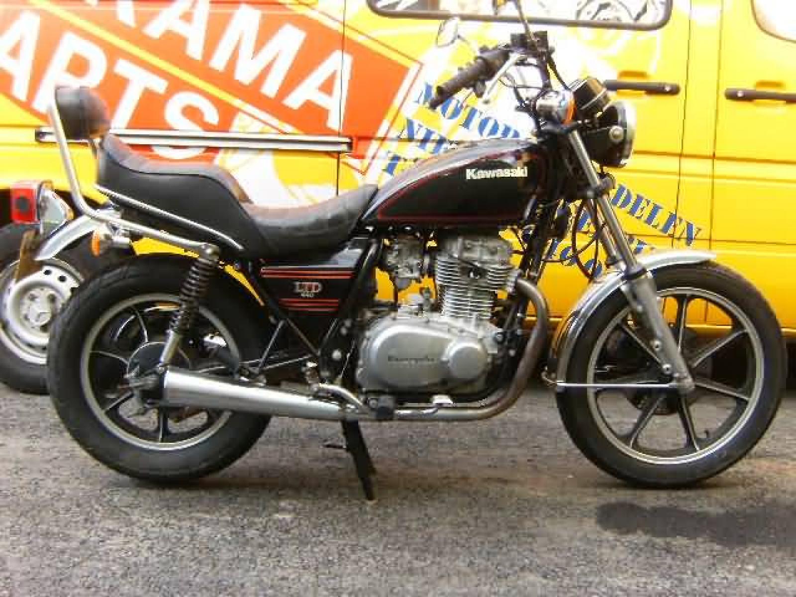 1981 Kawasaki Z550 LTD #9
