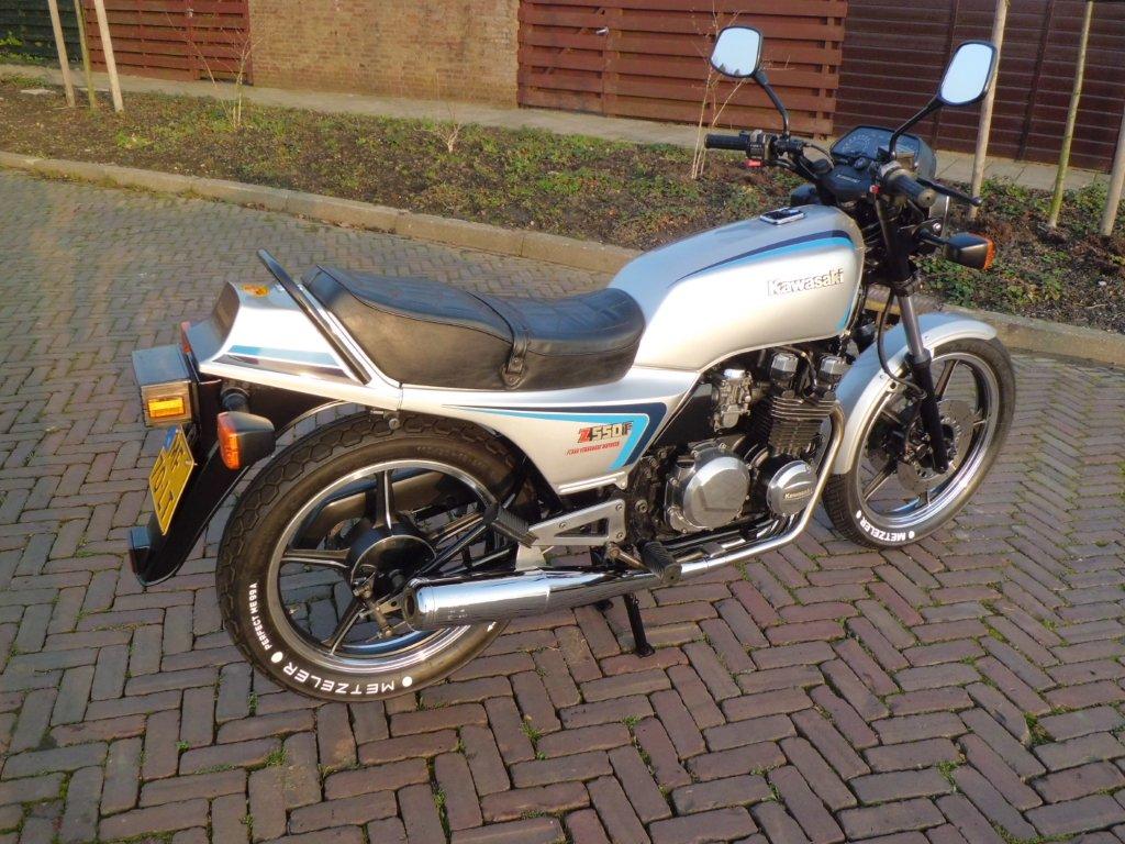 1985 Kawasaki Z550F #7