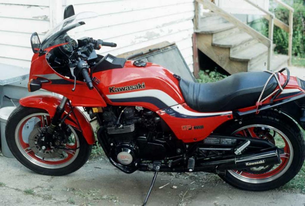 1985 Kawasaki Z550F #9