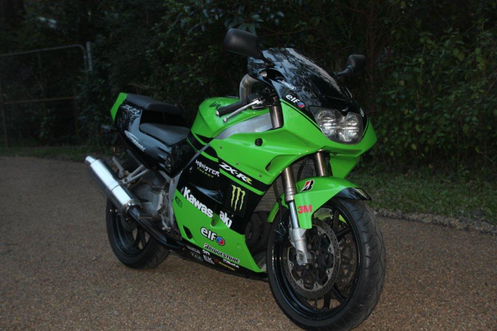 Kawasaki ZXR250c #8