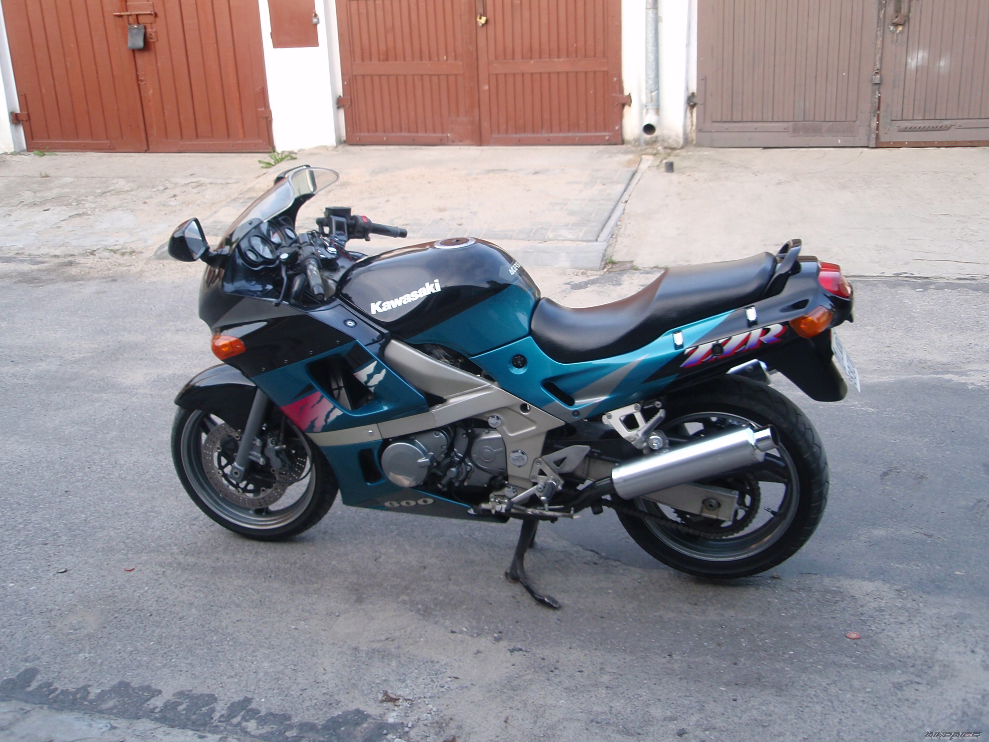 1995 Kawasaki ZZR600 #7