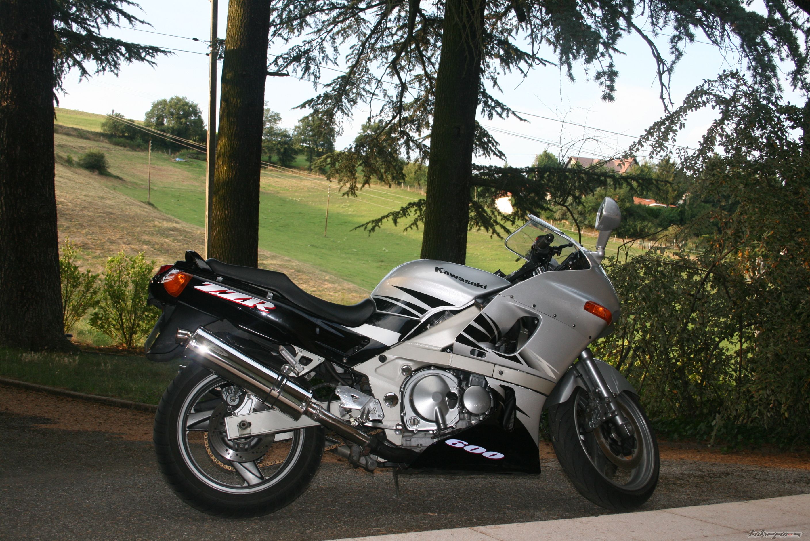 1997 Kawasaki ZZR600 #9