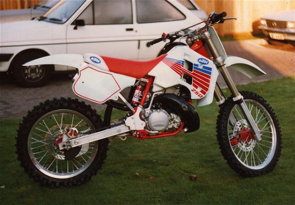 1990 KTM 500 MX #10