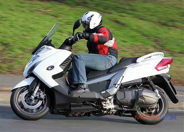 Kymco Myroad 700i #8