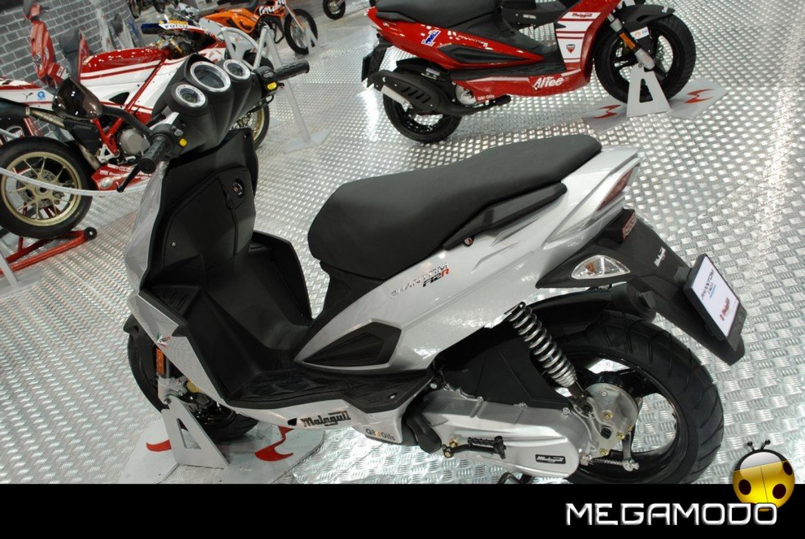 2009 Malaguti Phantom F12R Ducati Replica SBK-GP #10