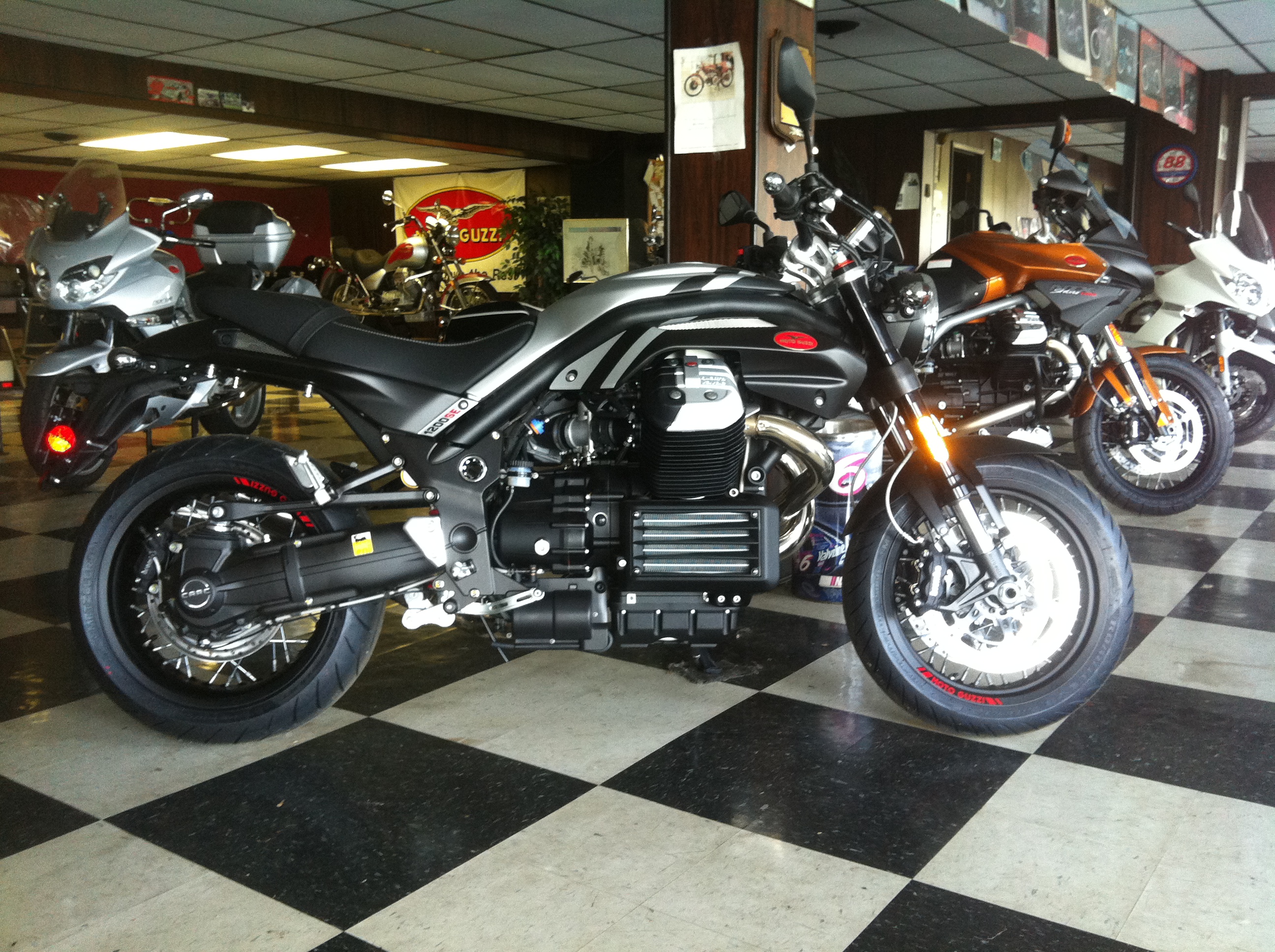 2013 Moto Guzzi Griso 8V SE #7