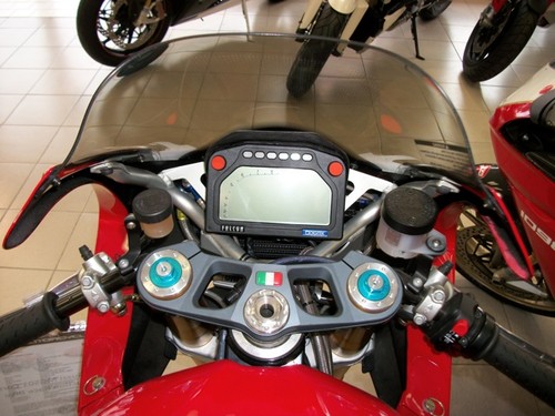 2010 Moto Guzzi MGS-01 Corsa #9