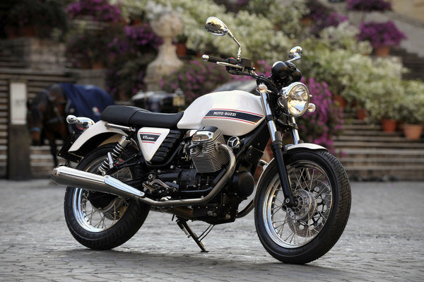 2012 Moto Guzzi V7 Classic #8