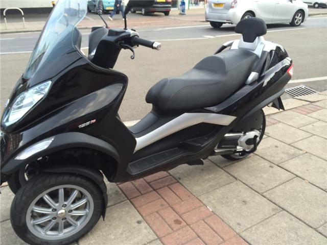 2010 Piaggio MP3 125ie #8