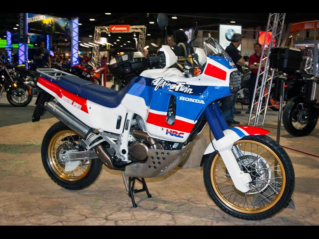 Honda xrv africa twin. Honda Africa XRV 650. Honda Africa Twin 650. XRV 650 Africa Twin 1988 Honda. Xrv650.