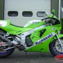 1990 Kawasaki ZXR750 (reduced effect)