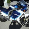 1986 Suzuki GSX-R 750 Special Edition (reduced effect)