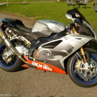 Aprilia RSV 1000 R