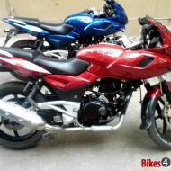 Bajaj Pulsar 220 DTS-i