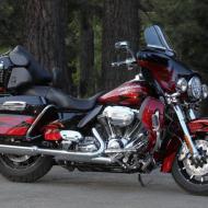 Harley-Davidson FLHTCUSE7 CVO Ultra Classic Electra Glide