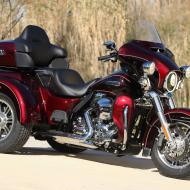 Harley-Davidson FLHTCUTG Tri Glide Ultra Classic