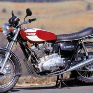 Triumph Trident 750 (reduced effect)