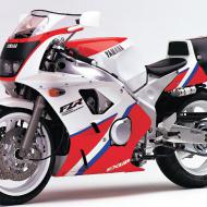 Yamaha FZR 400 RR