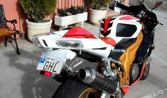 Aprilia RSV 1000 R Factory