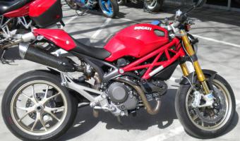 2010 Ducati Monster 1100S