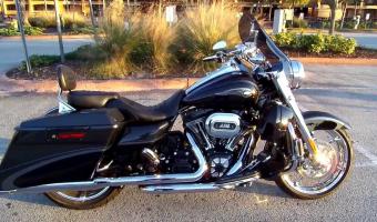 2013 Harley-Davidson CVO Road King 110th Anniversary #1