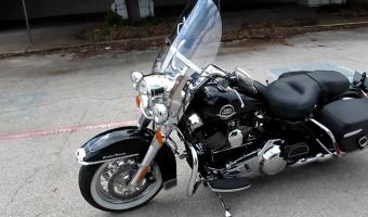 2010 Harley-Davidson FLHRC Road King Classic #1