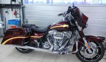 2010 Harley-Davidson FLHXSE CVO Street Glide