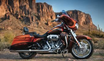 Harley-Davidson FLHXSE CVO Street Glide