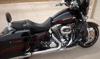 2011 Harley-Davidson FLHXSE2 CVO Street Glide