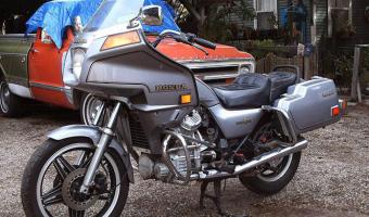 1982 Honda GL500 Silver Wing (reduced effect)