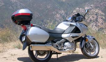 2010 Honda NT700V #1