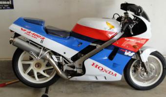 1987 Honda VFR 400 NC24 #1
