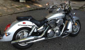 2009 Honda VTX1300R #1