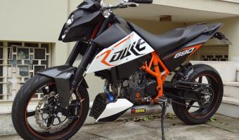 2011 KTM 690 Duke R #1