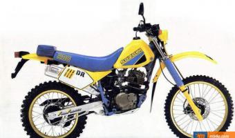 Suzuki DR 100