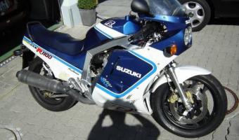 1986 Suzuki GSX-R 750 Special Edition (reduced effect)