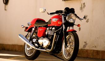 2011 Triumph Thruxton #1