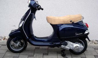 2010 Vespa LX 50 2T #1