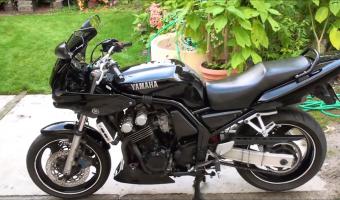 1999 Yamaha FZS 600 Fazer #1