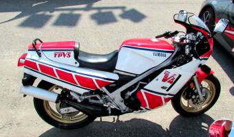 1985 Yamaha RD 500 LC #1