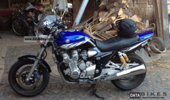 2004 Yamaha XJR 1300 #1