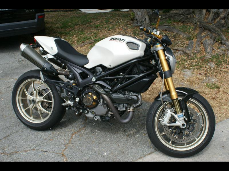 Ducati Monster 1100 Custom