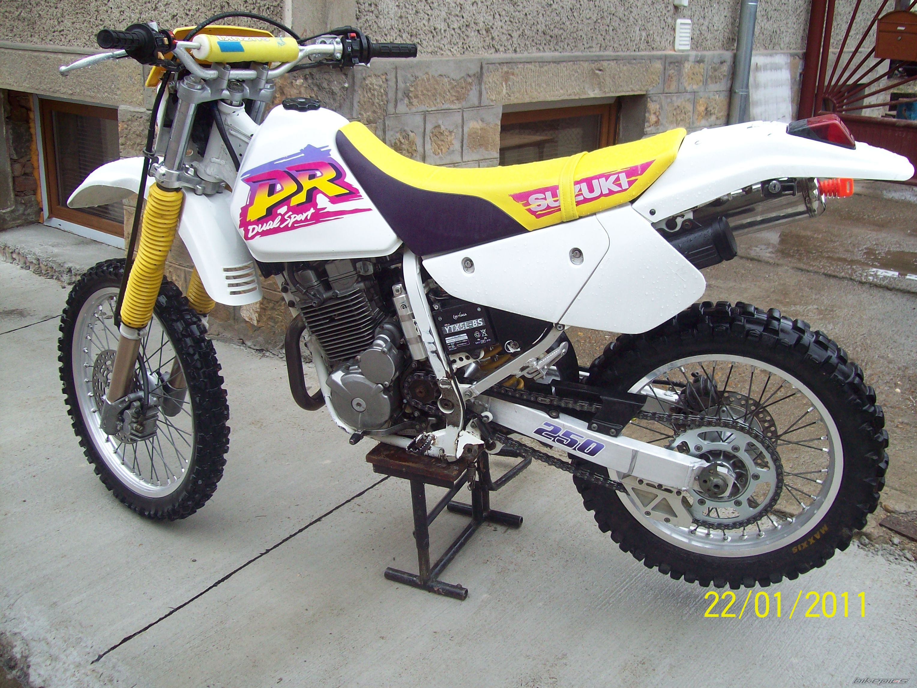 Suzuki DR 250 #8